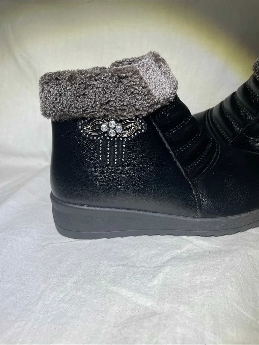 Black Faux-Leather Winter Ankle Boots with Gray Faux-Fur Cuff US women’s 4.5